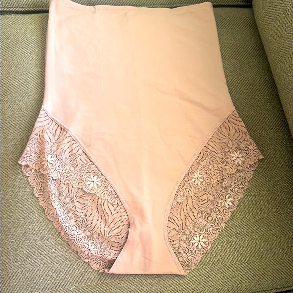 Simone Perele Elegant Lace Extra High-Waist Shaping Brief - Beige US L (EU 4)
